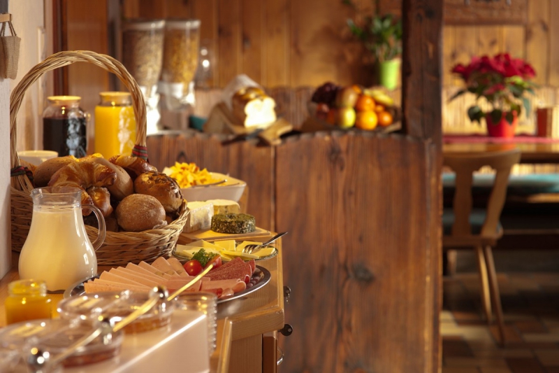 boulangerie-BEZAUDUN LES ALPES-min_breakfast_buffet_food_restaurant_meal_hotel_plate_fresh-718745